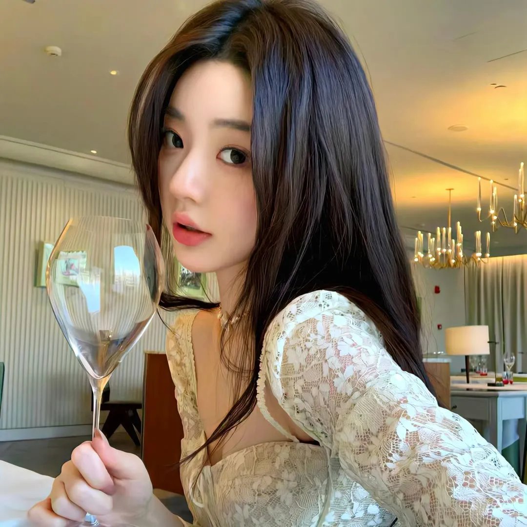 隔楼女孩：我们之间的层距